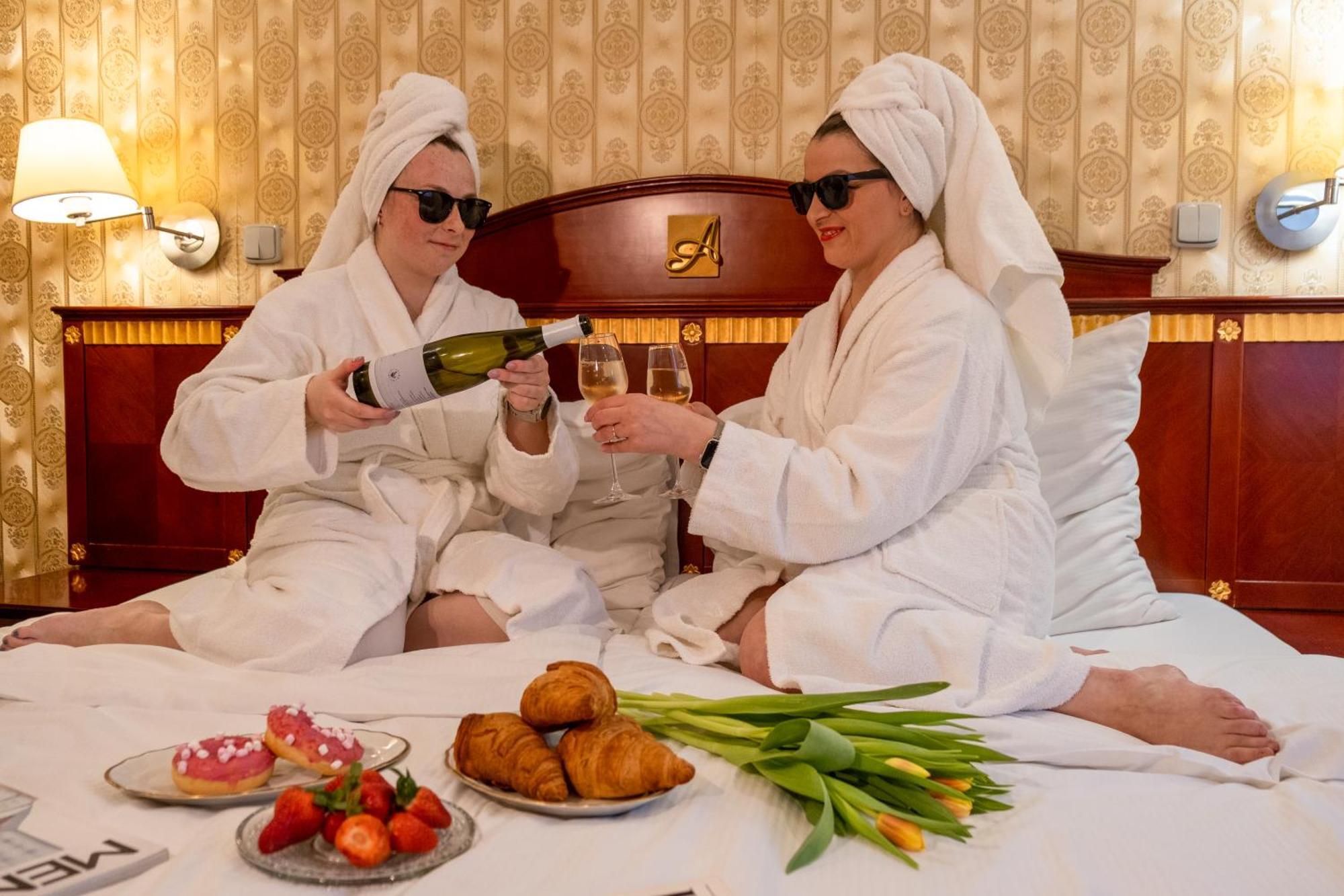 Hotel Tommy Wellness & Spa Nachod Luaran gambar
